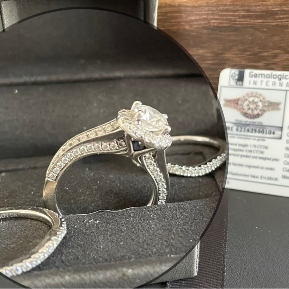 Vera Wang Bridal Ring Set - Picture 2 of 6